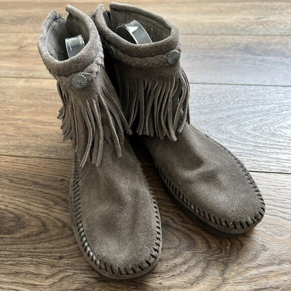 Minnetonka Ankle Boot Womens 6 Gray Suede Fringe Back Zip Moccasin Boho Casual - Picture 12 of 12